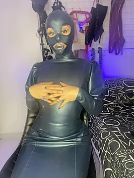 Snapshot of mylatexpleasure chatting on August 1, 7:35 pm mylatexpleasure online show from August 1, 7:35 pm