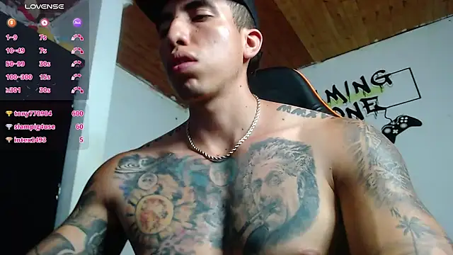 Snapshot of Adam_Hudsond chatting on February 14, 9:10 pm Adam Hudsond online show from February 14, 9:10 pm