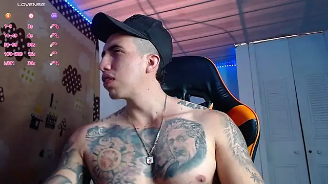 Adam Hudsond online show from December 4, 2:48 pm