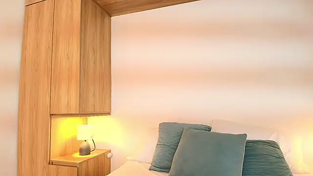 Isabella Harley online show from September 25, 1:04 pm