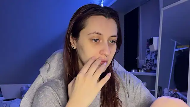 Snapshot of Uniarten chatting on April 1, 6:38 pm Uniarten online show from April 1, 6:38 pm