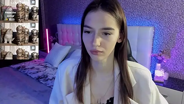 SophieCatty online show from March 3, 7:32 am