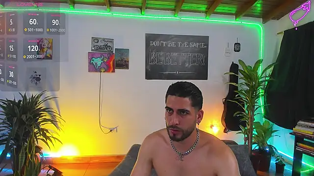 Snapshot of RyanCarter_ chatting on October 13, 12:32 am RyanCarter  online show from October 13, 12:32 am