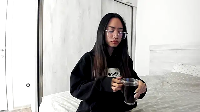 itsyourcassie online show from January 18, 2:47 am