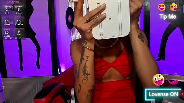 nickyminach  online show from February 5, 3:33 am