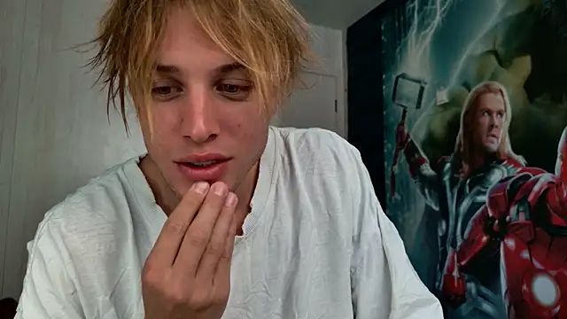 Snapshot of Cryptikov chatting on June 19, 1:54 am Cryptikov online show from June 19, 1:54 am