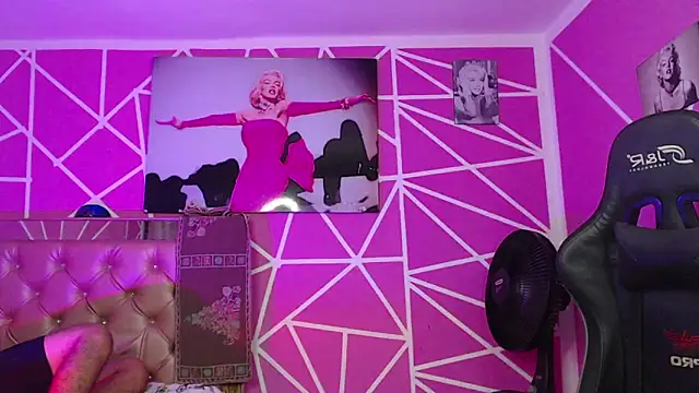 Ortegakim online show from January 18, 12:15 pm