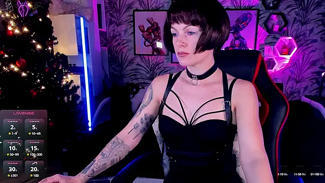 Snapshot of Devi_Evi chatting on December 28, 12:24 pm Devi Evi online show from December 28, 12:24 pm