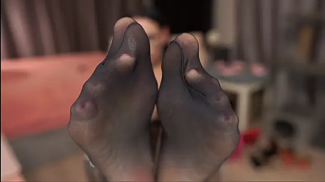 Snapshot of show_must_goon_ chatting on September 27, 5:07 pm show must goon online show from September 27, 5:07 pm