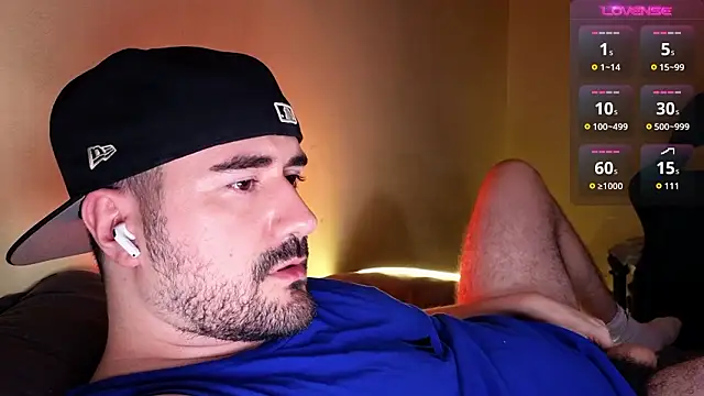 Snapshot of DominantTheo chatting on February 24, 3:37 am DominantTheo online show from February 24, 3:37 am