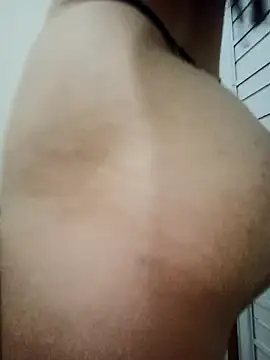 VIC22SECRET online show from March 14, 1:05 am