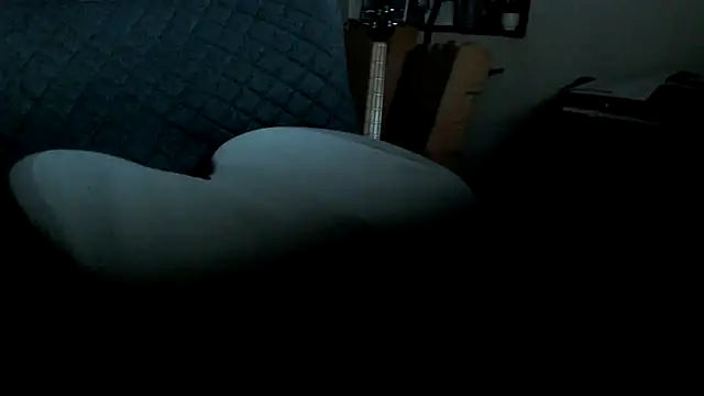 Snapshot of blow2gold chatting on February 24, 9:52 pm blow2gold online show from February 24, 9:52 pm