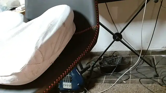 Snapshot of blow2gold chatting on October 4, 1:53 pm blow2gold online show from October 4, 1:53 pm