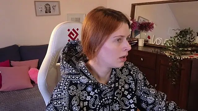 doll lesli online show from March 7, 2:45 pm