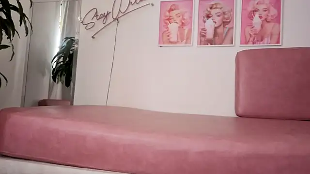 Adele LatinLady online show from November 30, 9:08 pm