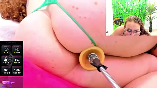 Paulina Davis  online show from March 18, 2:04 am