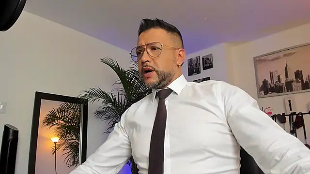 MrFrank tattoo online show from January 22, 1:21 pm