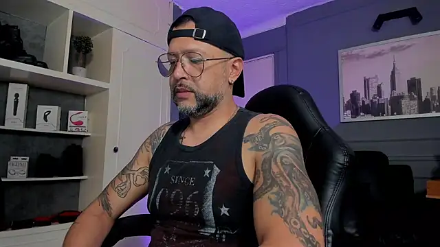 MrFrank tattoo online show from September 26, 11:42 pm