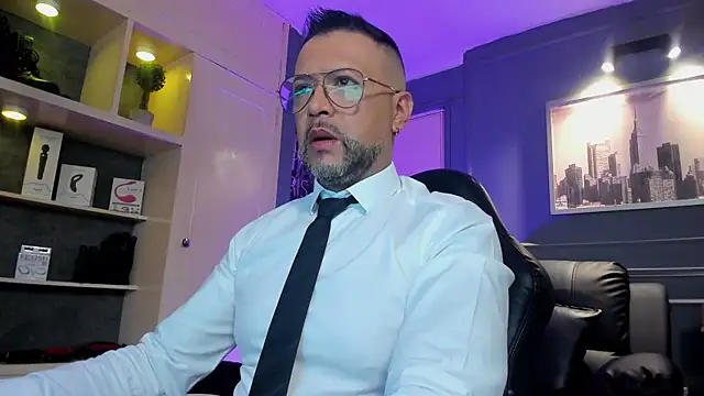 MrFrank tattoo online show from December 19, 11:17 am