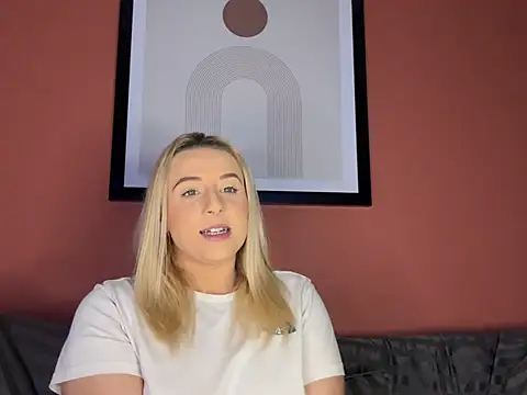 Snapshot of Strongqueen chatting on December 24, 9:22 pm Strongqueen online show from December 24, 9:22 pm