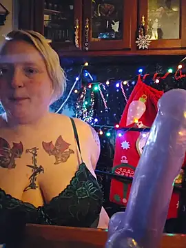 buxombosums online show from December 21, 7:15 am