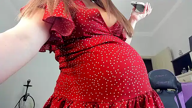 stella vestal online show from December 8, 3:45 pm