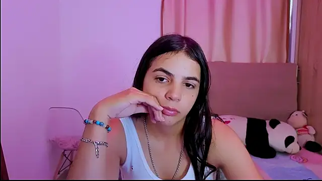 Snapshot of _elenna chatting on April 17, 5:38 pm elenna online show from April 17, 5:38 pm