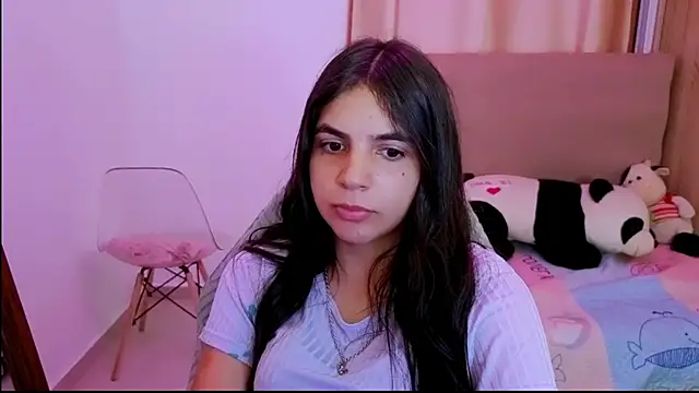 Snapshot of _elenna chatting on April 18, 5:50 pm elenna online show from April 18, 5:50 pm