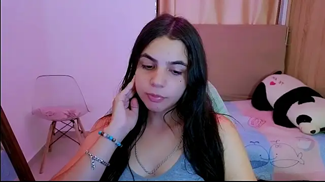 Snapshot of _elenna chatting on April 25, 5:43 pm elenna online show from April 25, 5:43 pm