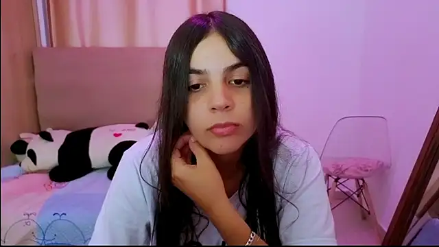 Snapshot of _elenna chatting on April 28, 5:51 pm elenna online show from April 28, 5:51 pm