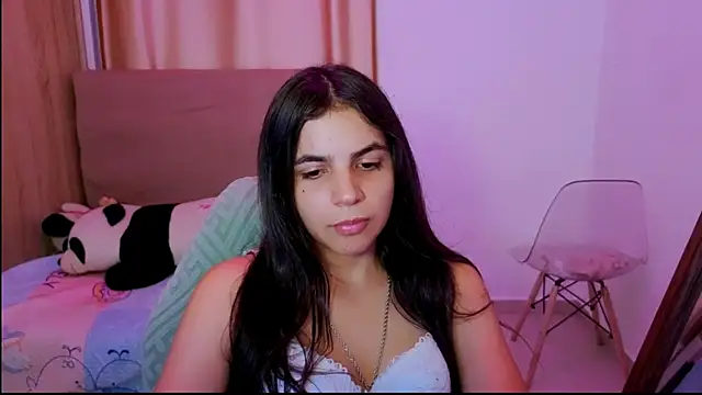 Snapshot of _elenna chatting on April 30, 6:14 pm elenna online show from April 30, 6:14 pm