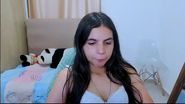 Snapshot of _elenna chatting on May 1, 5:17 pm elenna online show from May 1, 5:17 pm