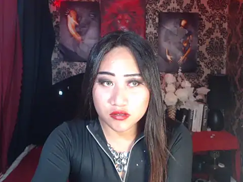 BlackAlison online show from May 6, 2:55 pm