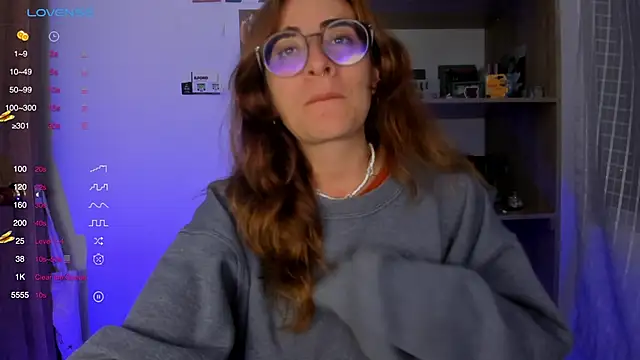 linda giggle online show from February 14, 12:30 am