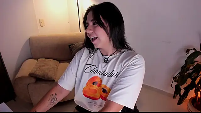 Amber  Davis online show from March 24, 1:10 am