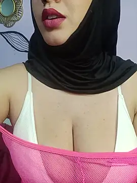 Snapshot of Deina_bunny chatting on August 1, 11:58 pm Deina bunny online show from August 1, 11:58 pm
