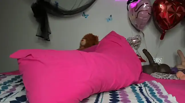 ThickAssRena online show from February 15, 4:25 am