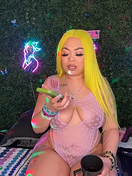 ThickAssRena online show from March 16, 7:01 am