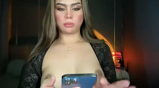 Snapshot of Mistress_supreme chatting on January 12, 5:45 am Mistress supreme online show from January 12, 5:45 am