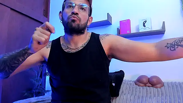 jonathan rivers online show from October 17, 8:00 pm