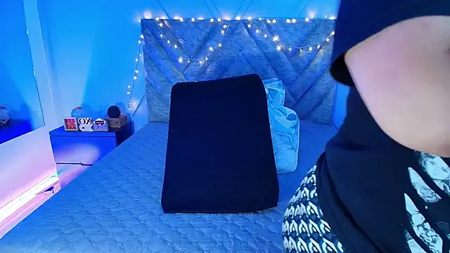 emmajohnss online show from March 4, 3:44 am