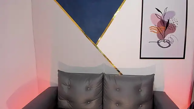 Madisonsmiith online show from December 21, 8:07 am