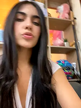 DaphneUwu online show from November 1, 12:01 am