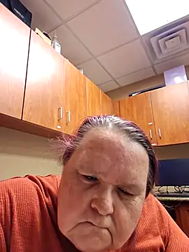 Hornybbw1978 online show from April 18, 5:44 am