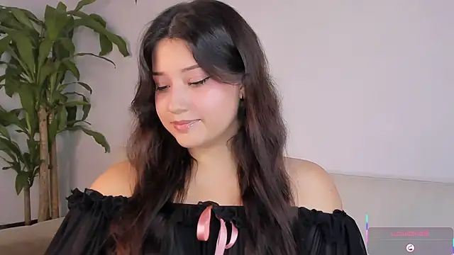Snapshot of basima_Sajjad chatting on April 21, 2:51 am basima Sajjad online show from April 21, 2:51 am