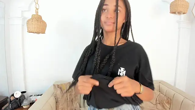 kristyl paez online show from October 3, 7:00 pm