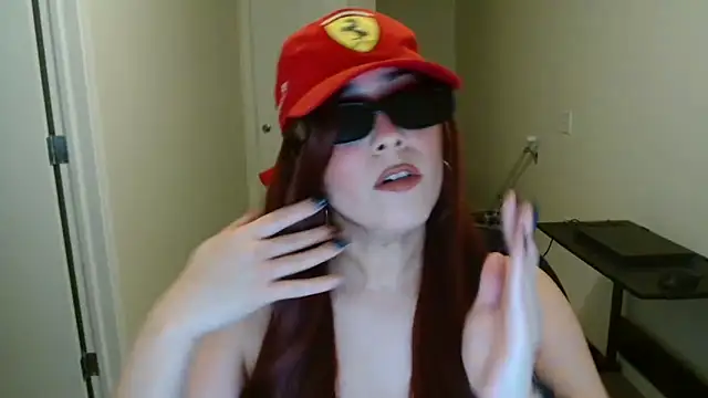 Snapshot of Sassy_Latina chatting on March 28, 4:12 am Sassy Latina online show from March 28, 4:12 am