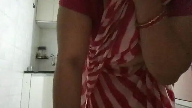 Snapshot of Riyasingh9 chatting on July 20, 4:05 am Riyasingh9 online show from July 20, 4:05 am