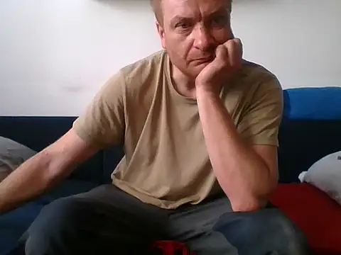 Snapshot of 82liska chatting on May 20, 12:11 pm 82liska online show from May 20, 12:11 pm