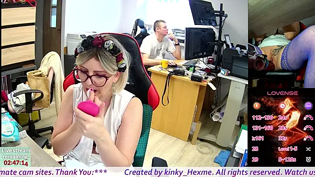 kinky Hexme online show from March 14, 9:14 am